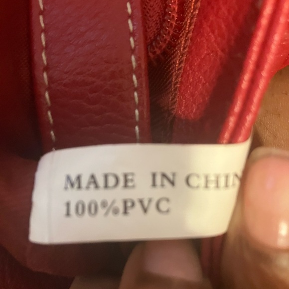 Sag Harbor Red Shoulder Bag - Picture 5 of 8